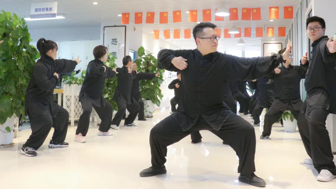 榮盛科技集團組織開展健身氣功「八段錦」訓(xùn)練活動
